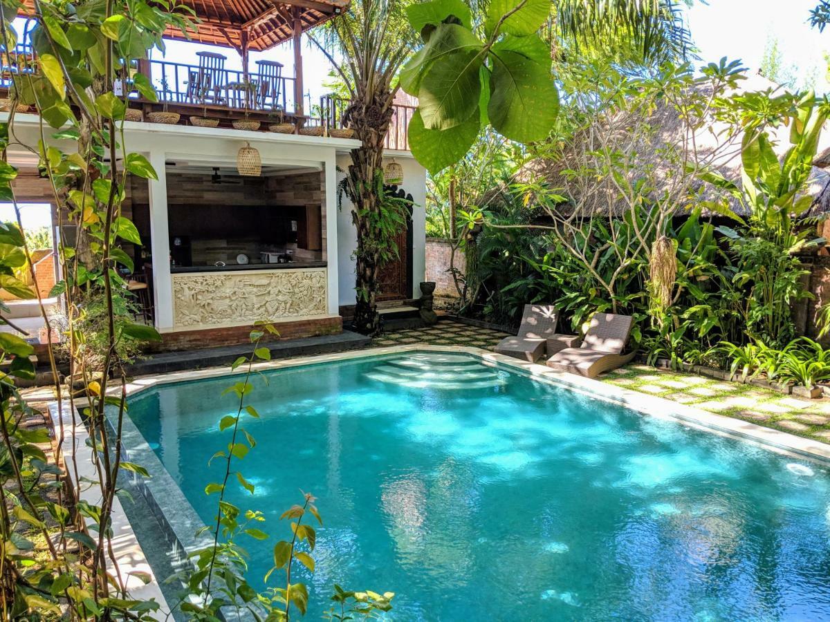The Laras Villa Jimbaran  Exterior photo