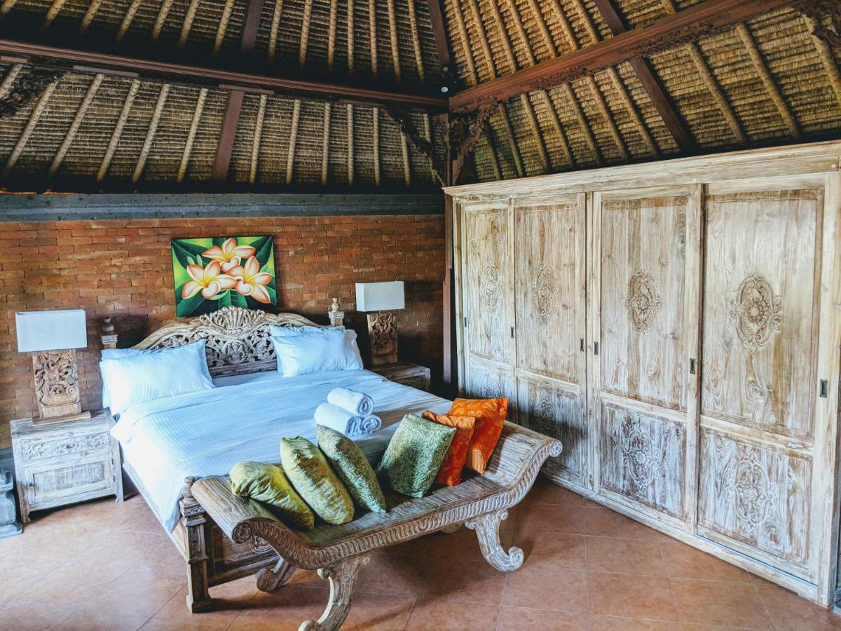 The Laras Villa Jimbaran  Exterior photo