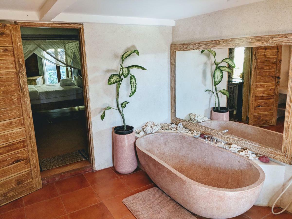 The Laras Villa Jimbaran  Exterior photo