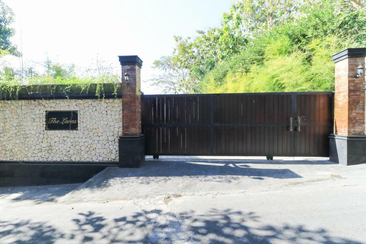 The Laras Villa Jimbaran  Exterior photo