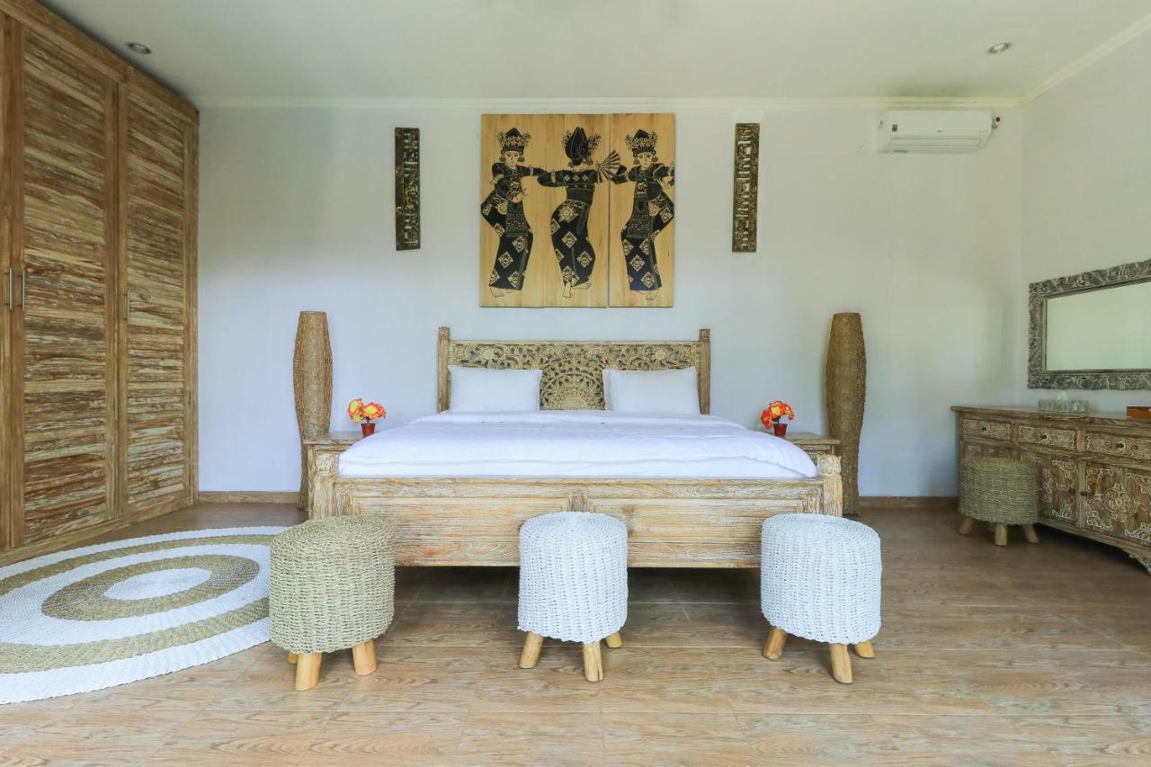 The Laras Villa Jimbaran  Exterior photo