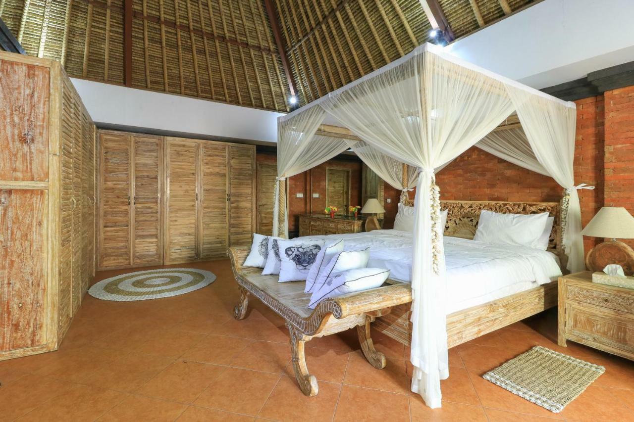 The Laras Villa Jimbaran  Exterior photo